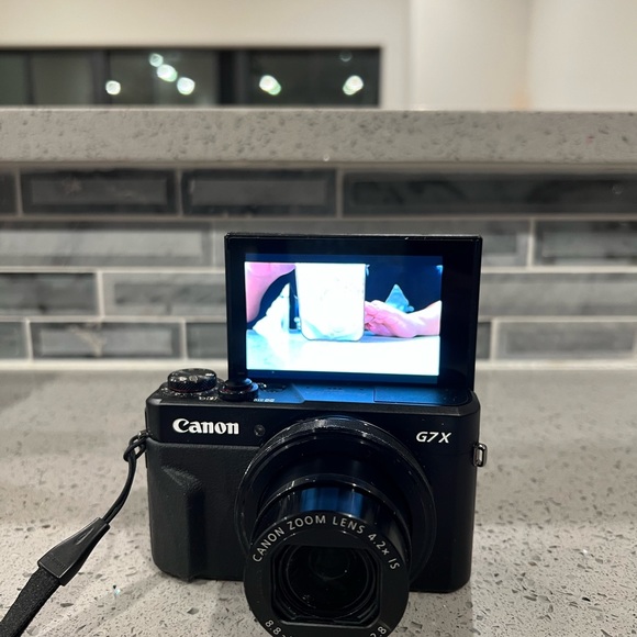 Canon PowerShot G7X Mark ll - Picture 3 of 10